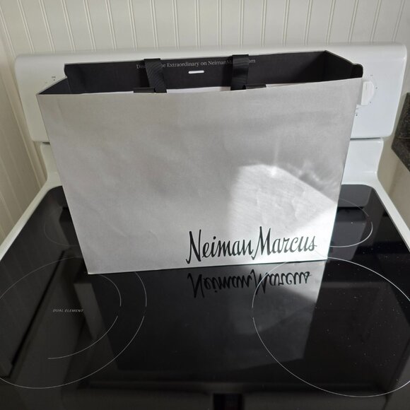 Christian Dior Holiday 2025 VIP CLIENT Set w/ Perfumes, Traincase, M/U, Bag etc - Picture 1 of 16